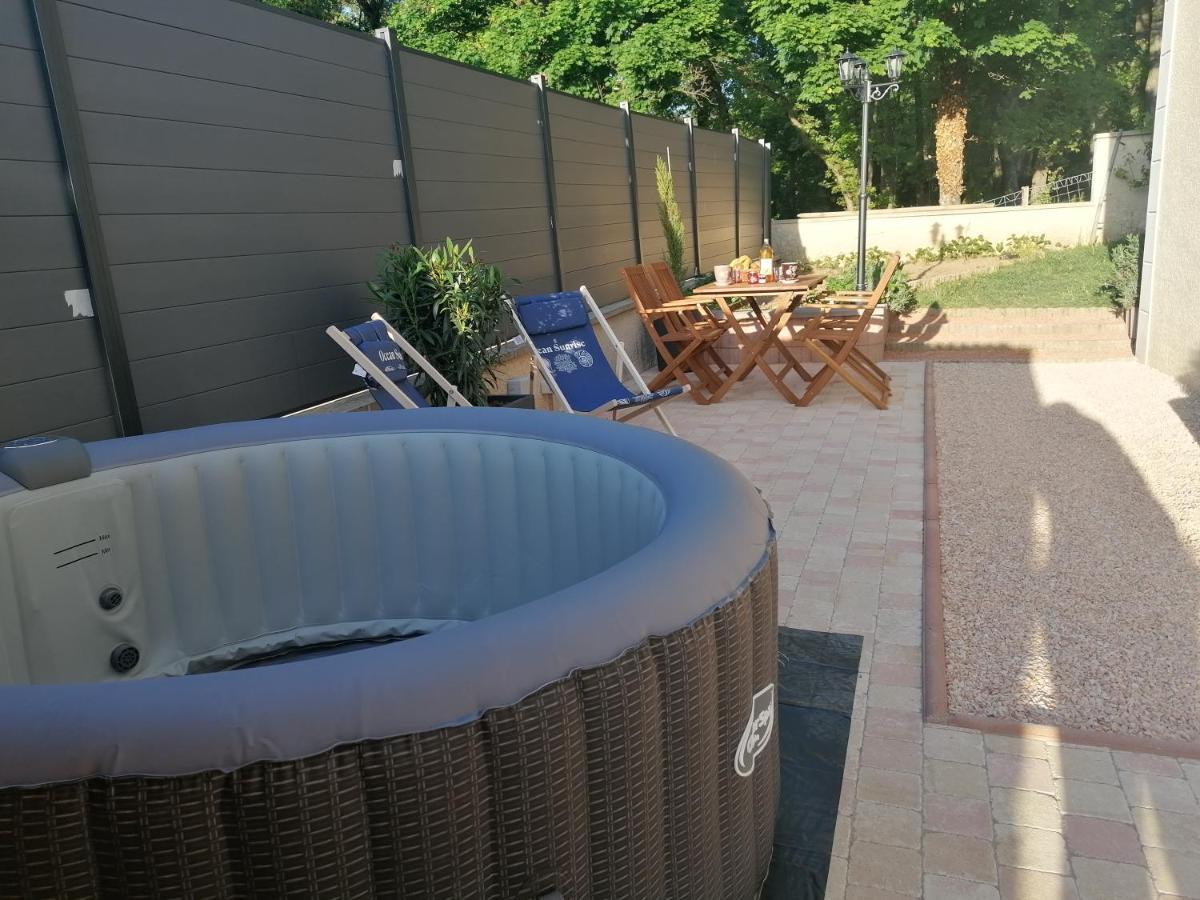 Laveyron Charmant Appartement T2 Dans Villa Avec En Supplement Spa Exterieur De Mai A Septembre מראה חיצוני תמונה